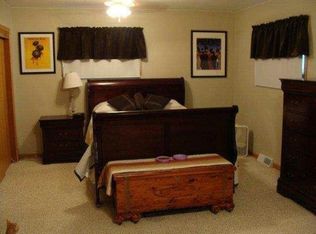 3913 Midway Dr, Waterloo, IA 50701