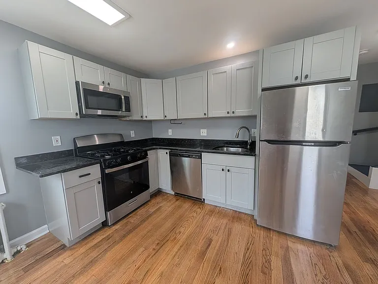 45 2nd Ave — Photo 38