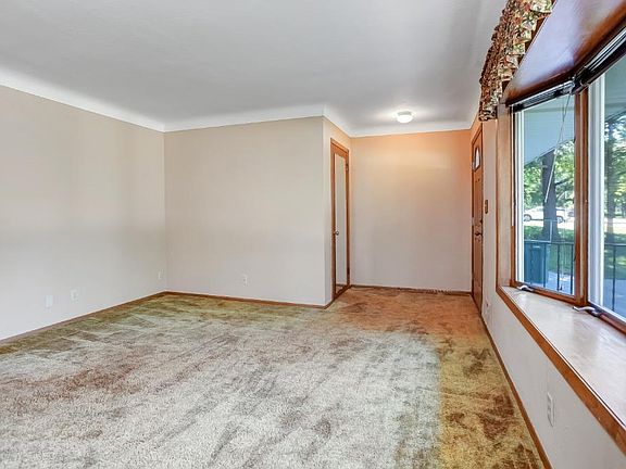 4th image of 1489 Rose Pl
