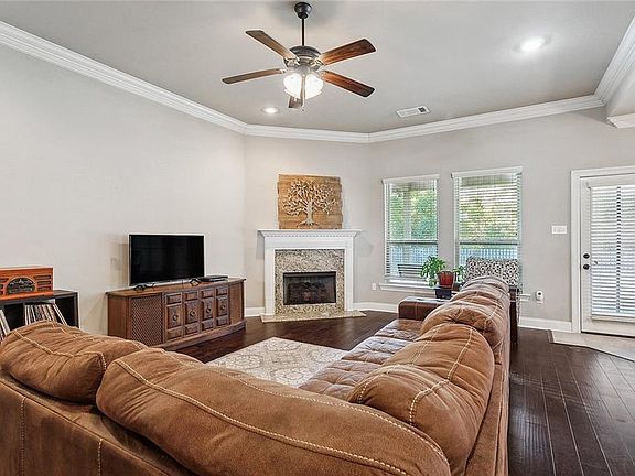5th image of 1717 Orchard Dr