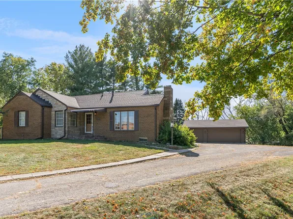 1620 E 33rd St, Des Moines, IA 50317