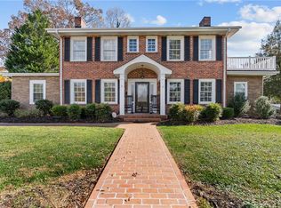 528 Country Club Rd, Mount Airy, NC 27030