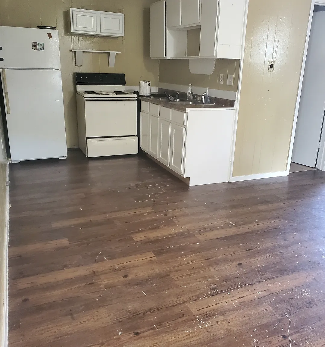 2 bed, 700 sqft, $845 — Photo 2