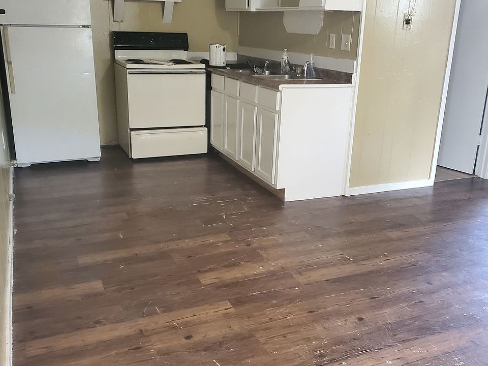 2nd image of 1600 Bamboo St #A