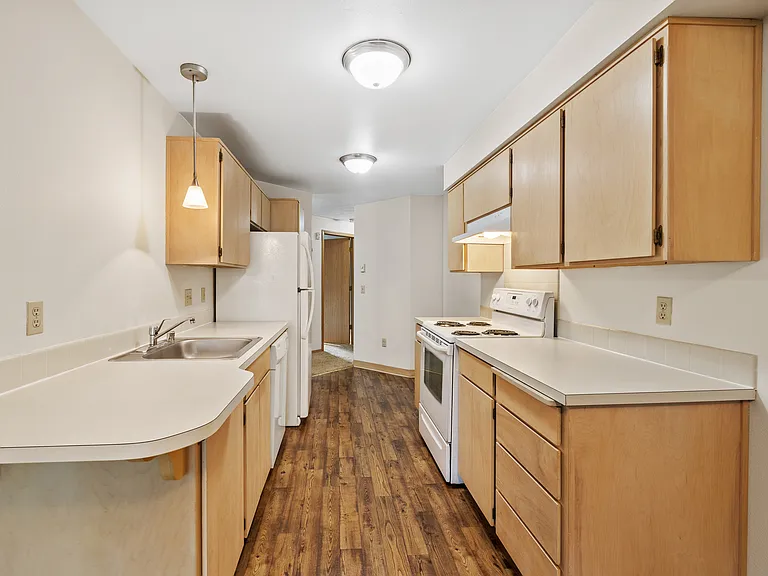 Indian Canyon Apartments — Photo 13