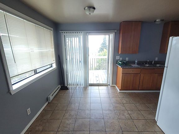 4th image of 4002 S Puget Sound Ave APT C