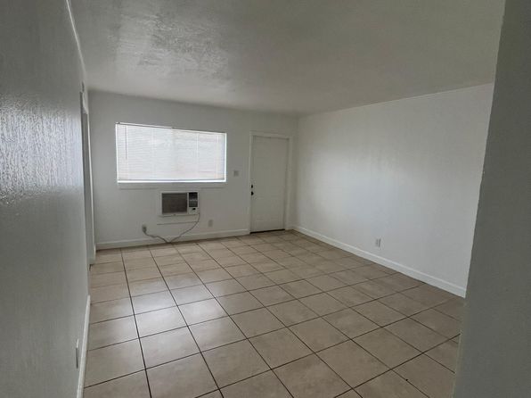 2452 Stella St APT 205