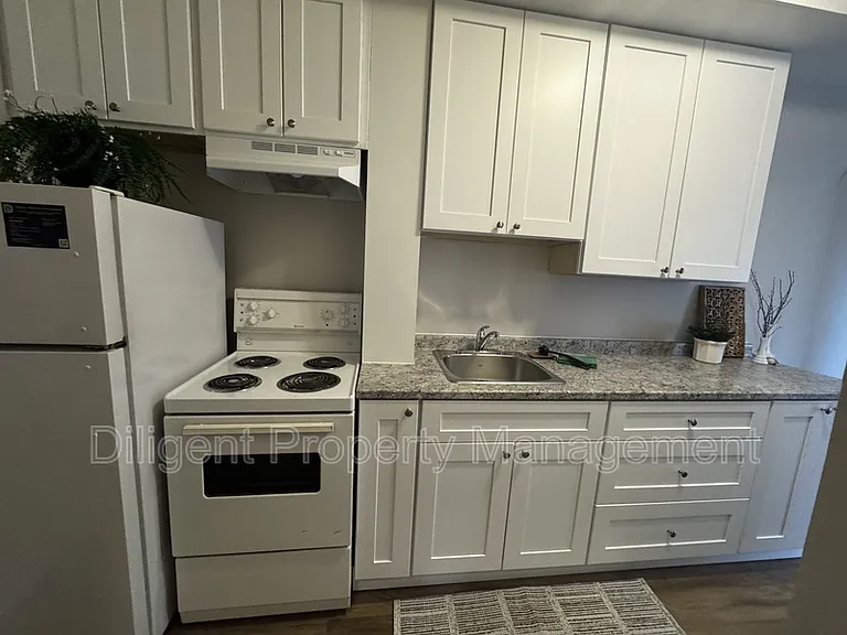 451 Water St #3 — Photo 3