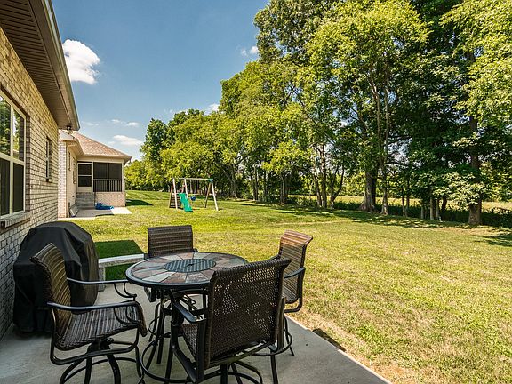 5th image of 480 Lucy Cir