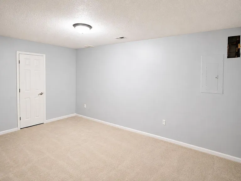 501 Emily Ln — Photo 17