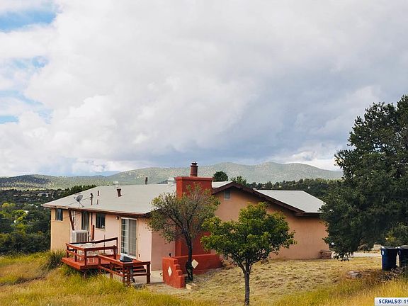 2nd image of 4121 Half Moon Cir