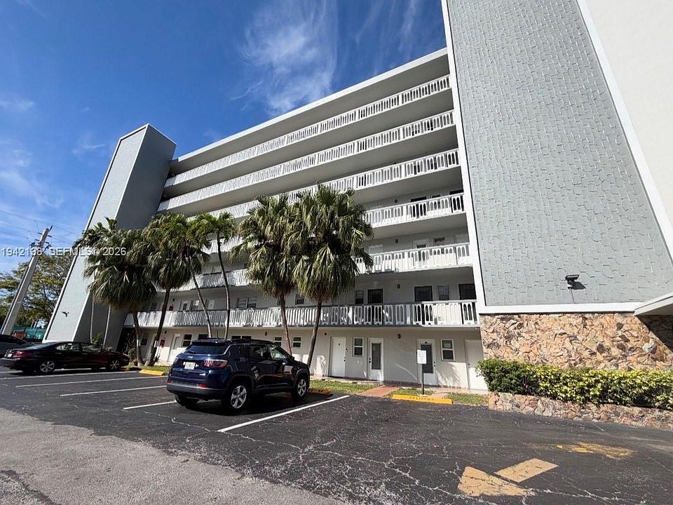 1st image of 420 NE 12th Ave APT 502