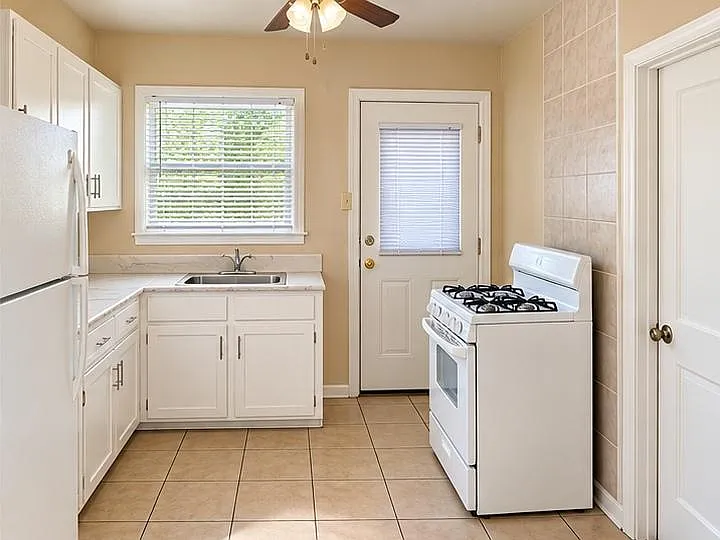 816 W Dean Ave — Photo 3