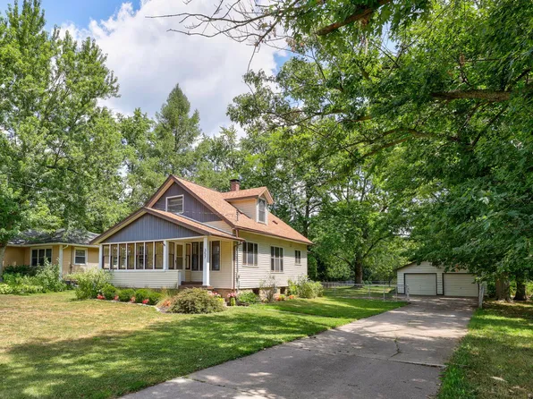 357 N State St, Zeeland, MI 49464