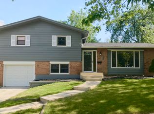 5835 Colina Ave, Oak Forest, IL 60452