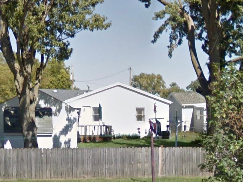 2nd image of 705 College St