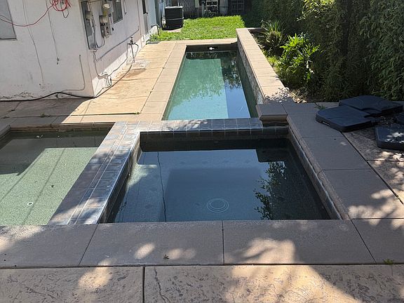 3rd image of 10815 Groveside Ave