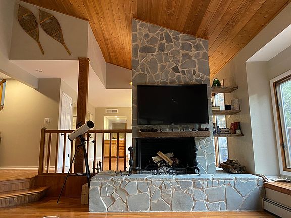 5th image of 217 Cobble Creek Dr