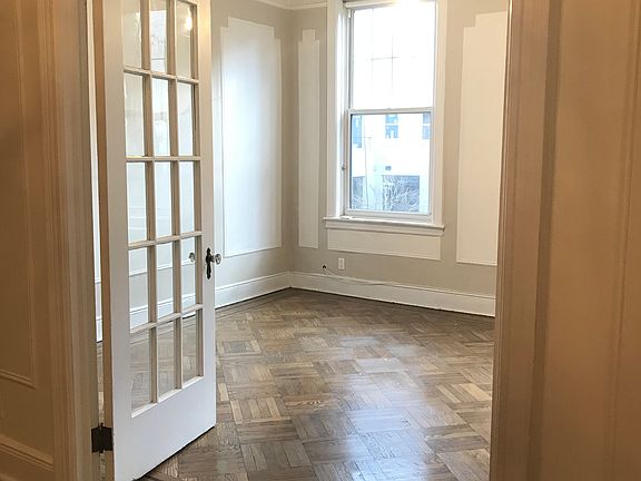 3rd image of 356 W 20th St #2B