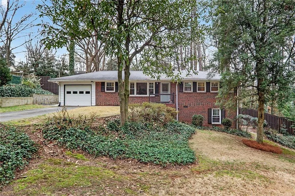 2 bed, 2.0 bath, 2112 sqft, $3,600 — Photo 1
