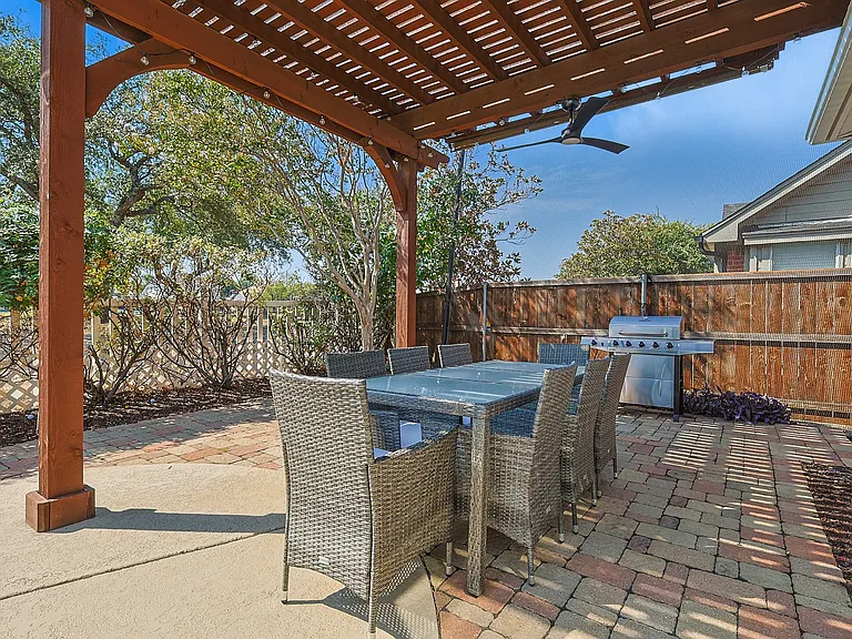 12013 Creek Point Dr — Photo 20