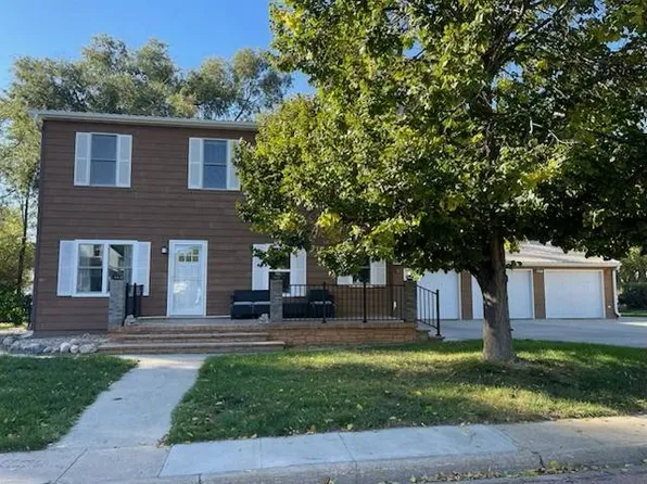 825 Josephene St, Chamberlain, SD 57325