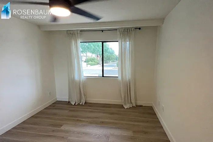 7321 E Coronado Rd — Photo 4