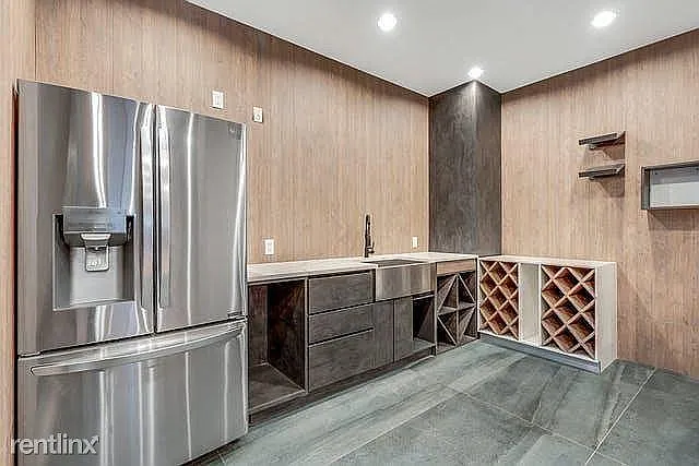 Appletree Suites — Photo 10