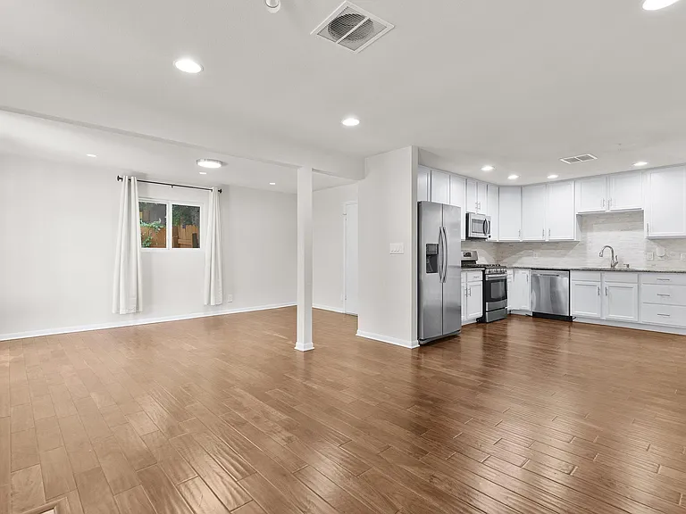 501 Arbor Ln — Photo 21