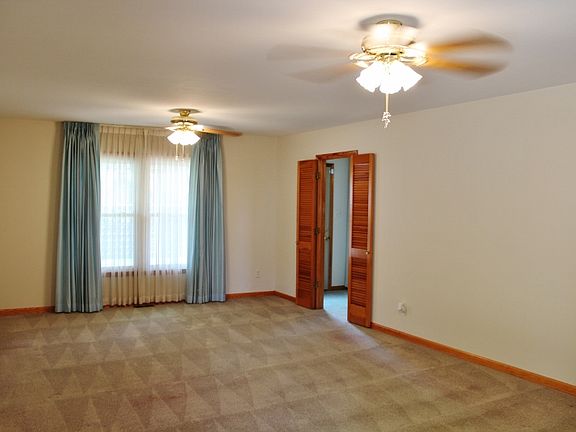 4th image of 902 Walnut Park Dr