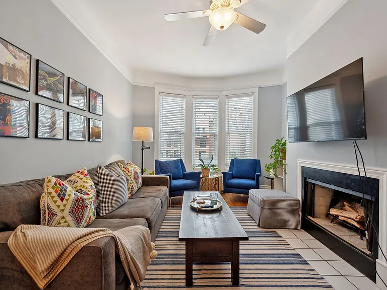432 W Dickens Ave #1 — Photo 1