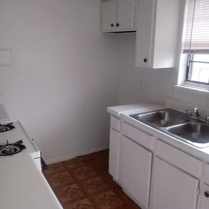 2nd image of 407 N Edwards St APT 16