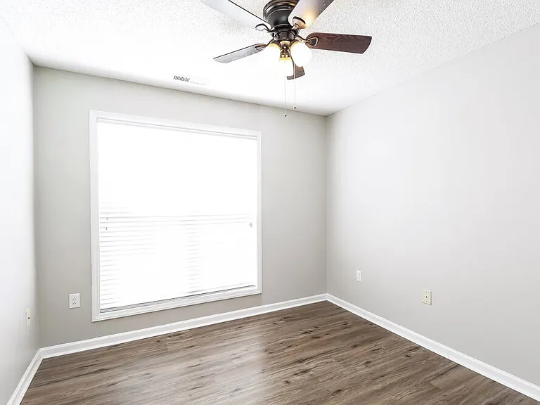310 Tamarack Dr — Photo 12