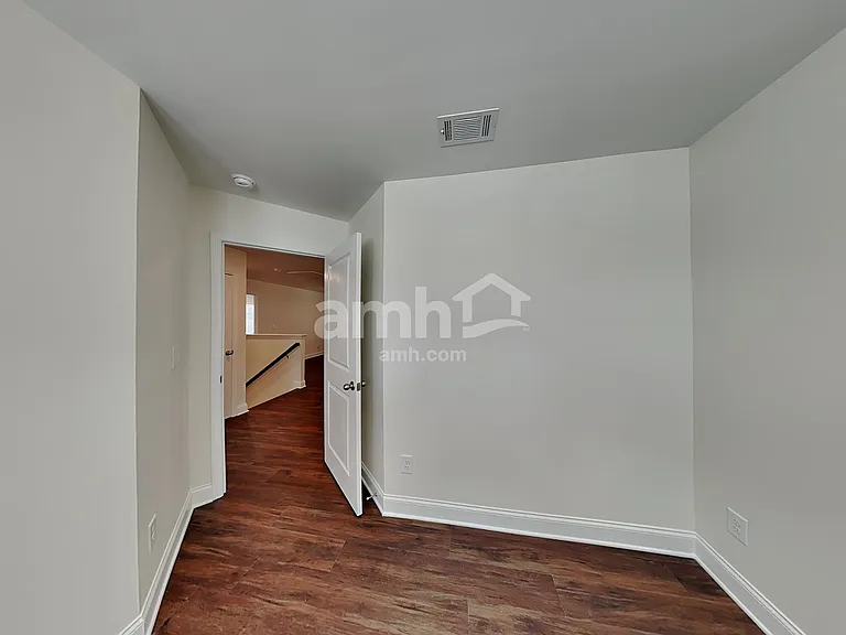 5252 Blue Mountain Dr — Photo 12