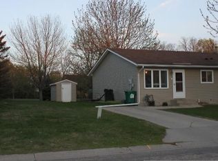 105 Sandpiper Dr, Mankato, MN 56001