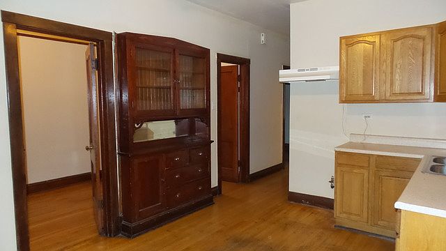 2nd image of 4008 S Brighton Pl