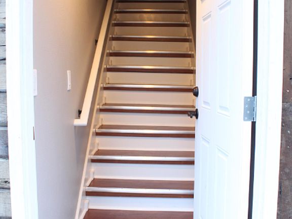 2nd image of 725 4th St NW #B