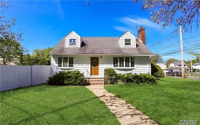 1st image of 61 Lakeview Ave