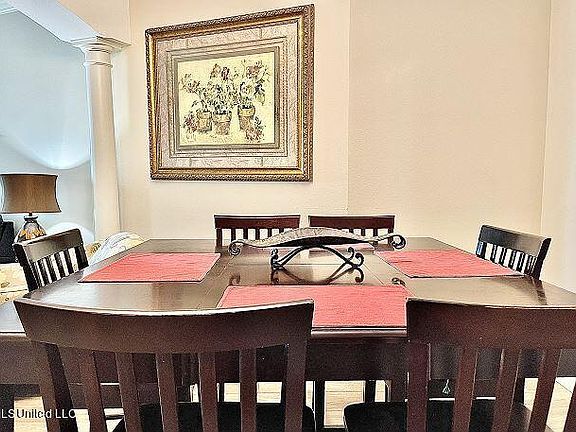 3rd image of 2228 Beach Dr APT 208