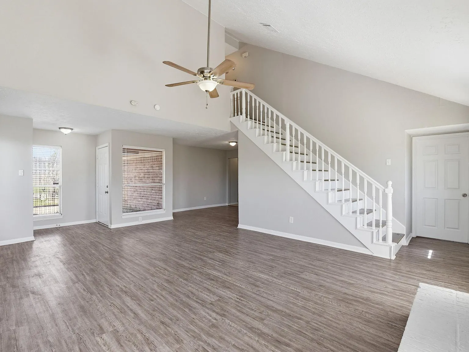 4 bed, 2.5 bath, 1938 sqft, $2,150 — Photo 1