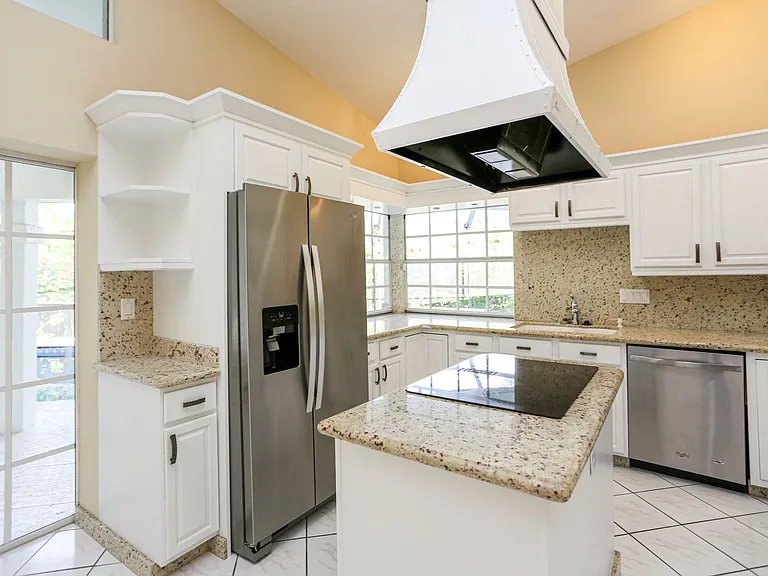 1040 Moon Lake Dr — Photo 10