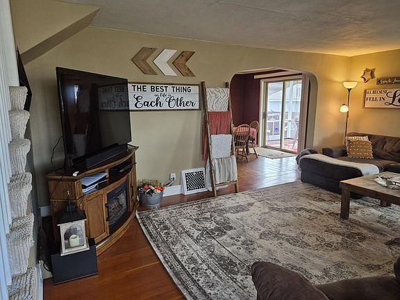 3rd image of 1231 E Prospect Street