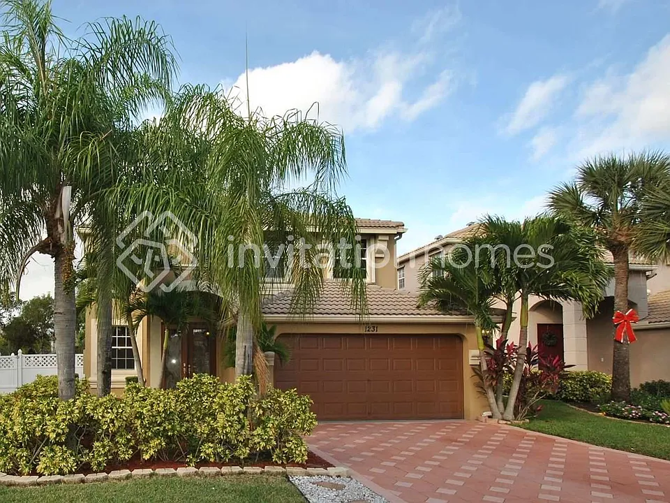 1231 Oakwater Dr