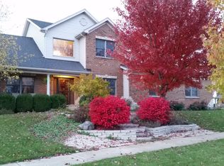 201 Red Hawk Rd, Hampshire, IL 60140