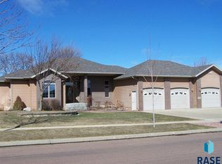 509 Sagehorn Dr, Hartford, SD 57033