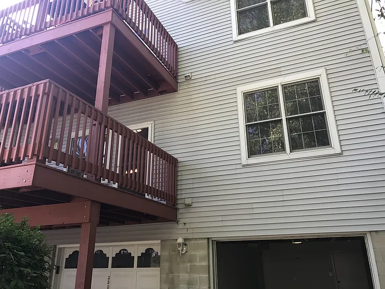351 S Madison St — Photo 47