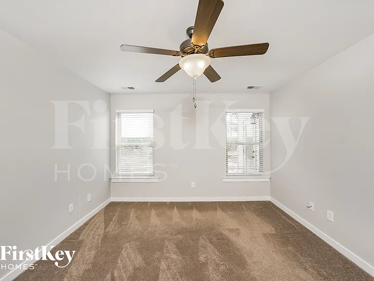 563 Kincaid Cove Ln — Photo 6