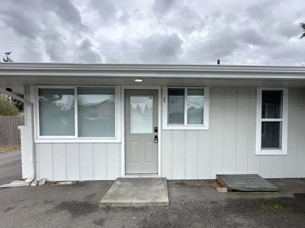 1207 Beach Ave, 1207 Beach Ave APT 1, Marysville, WA 98270