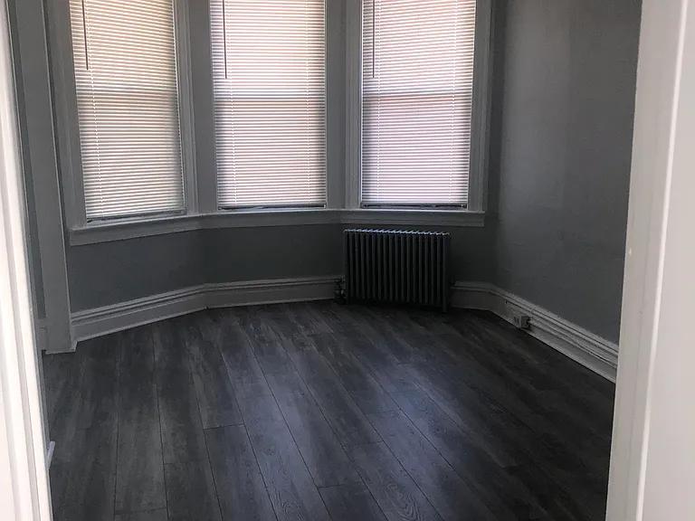 39 Schuyler Ter #2A — Photo 2
