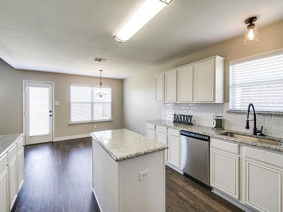 5th image of 800 Nancy Dr